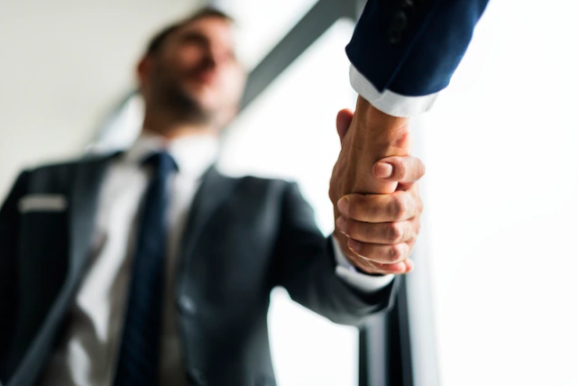 handshake-business-men-concept-partnership